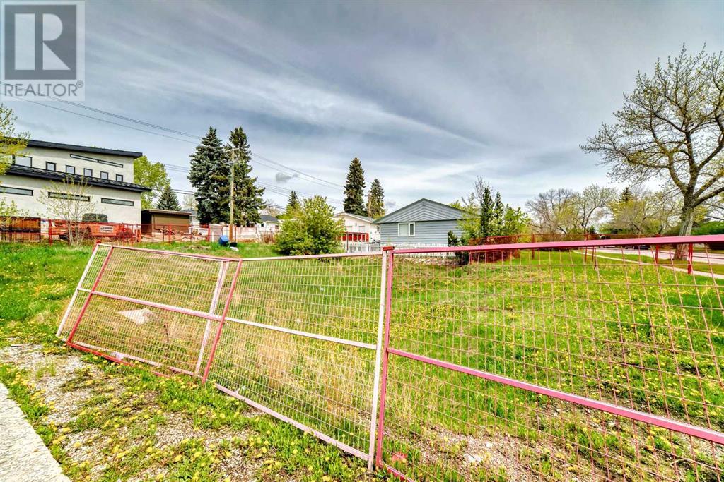 521 Northmount Drive NW