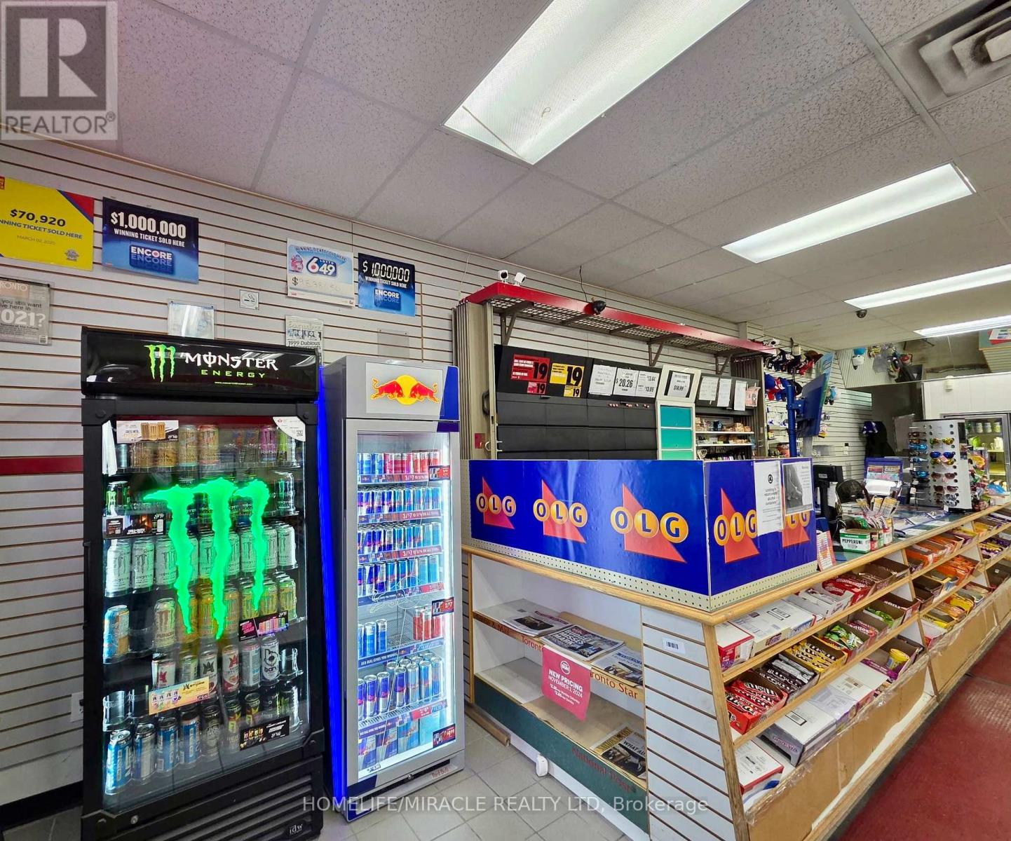 B02 - 15440 BAYVIEW AVENUE