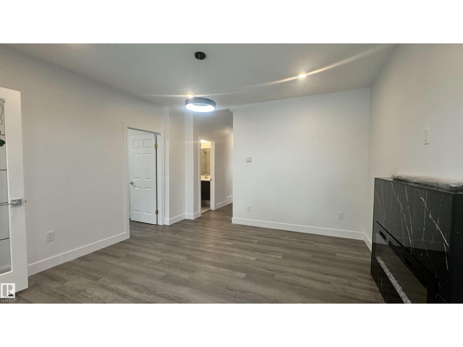 11537 81 ST NW