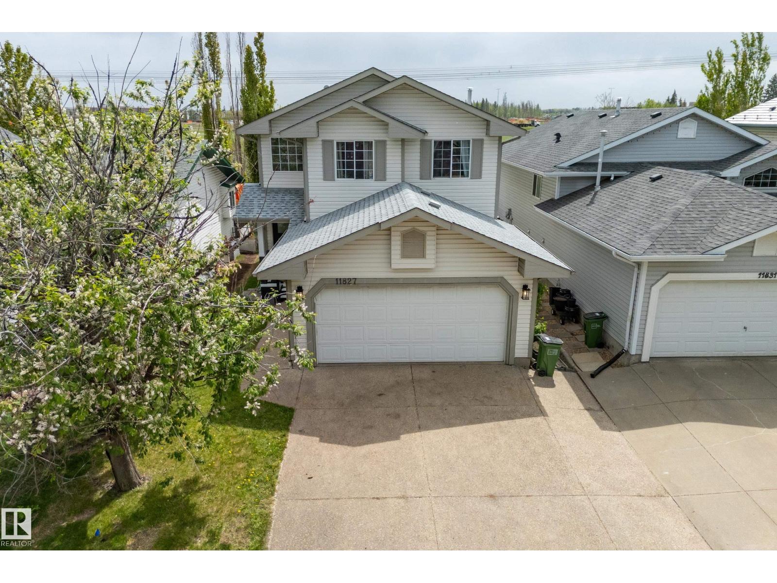 11827 8 AV NW