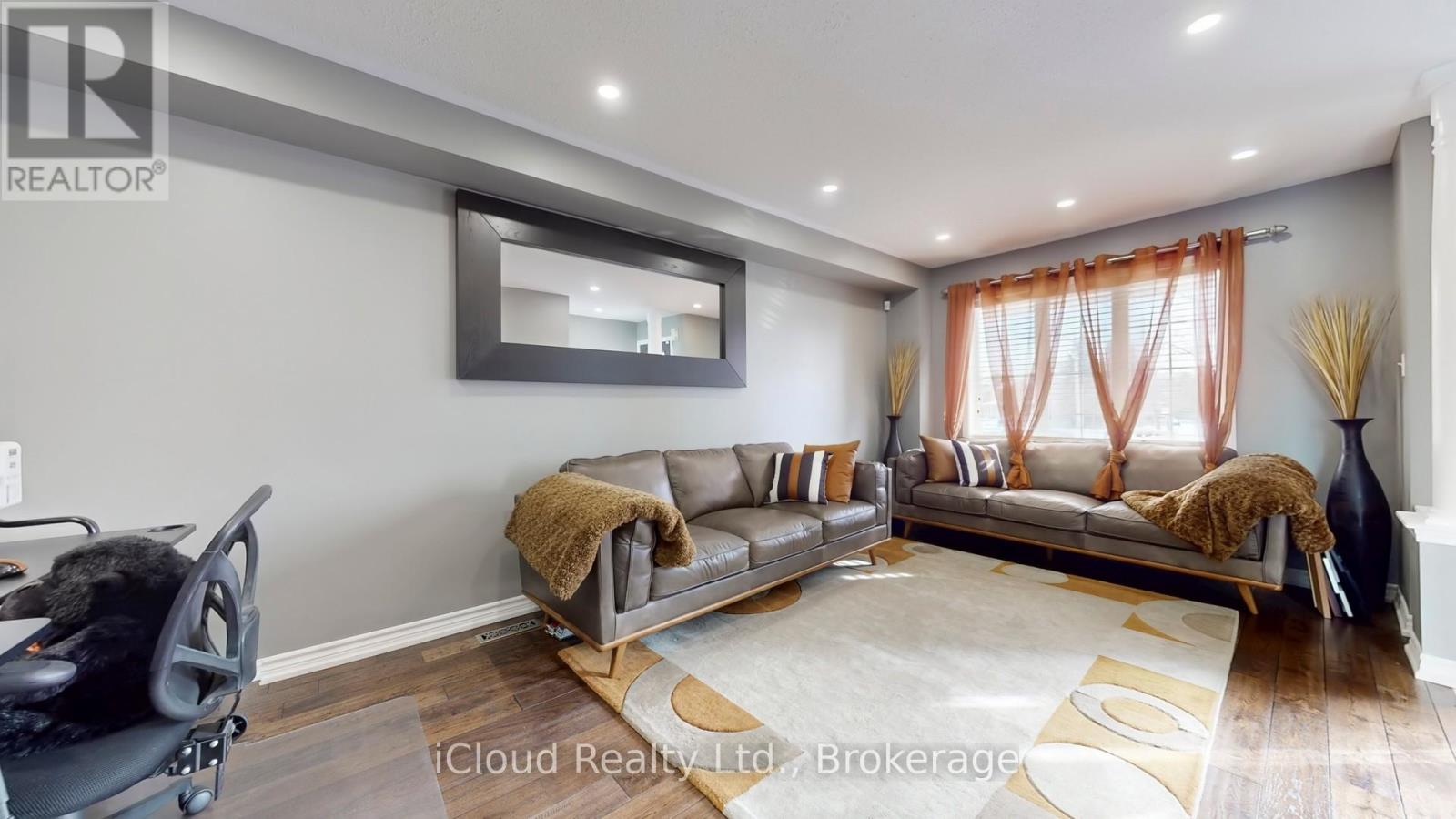 52 TIANALEE CRESCENT