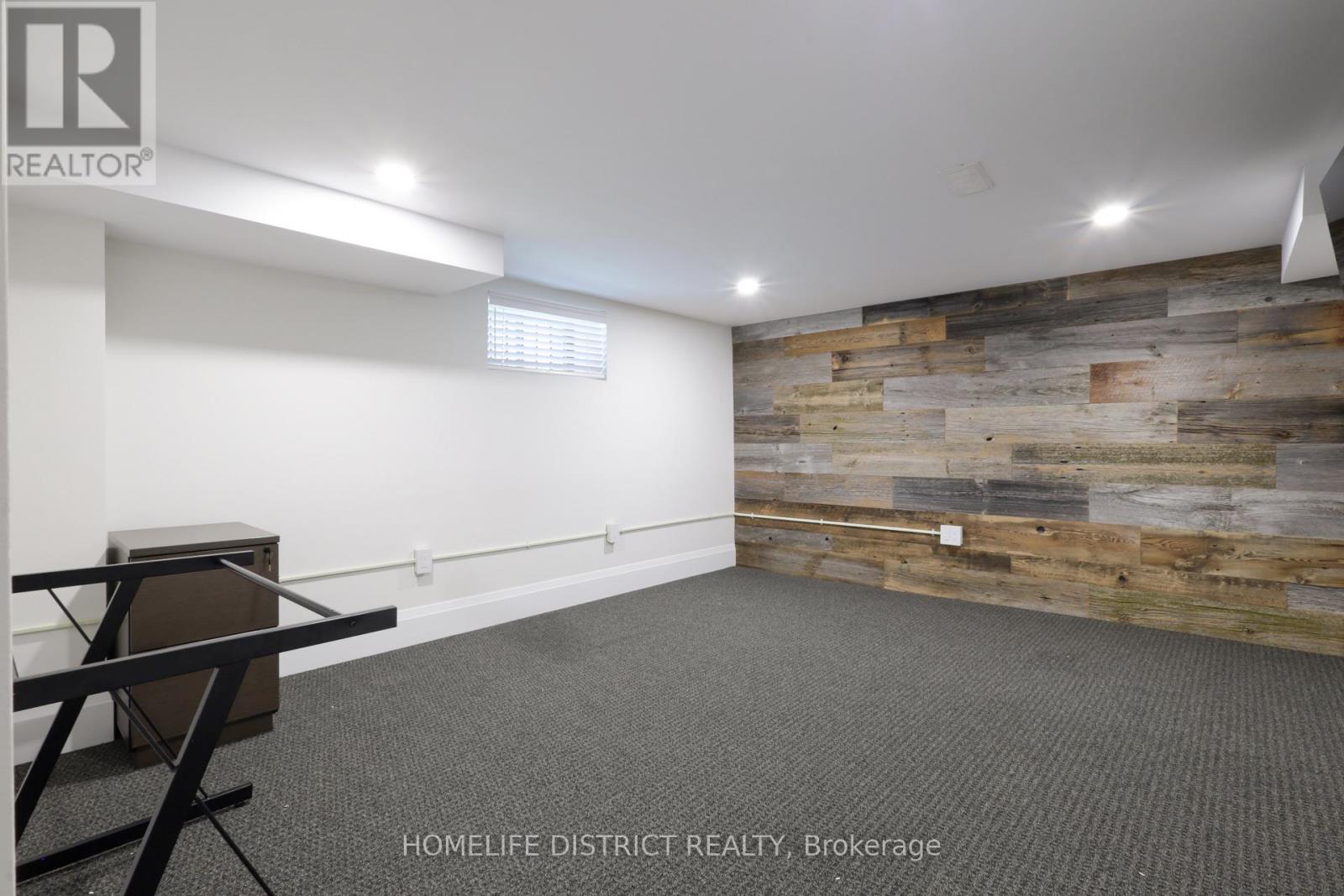 20 ELGIN STREET E
