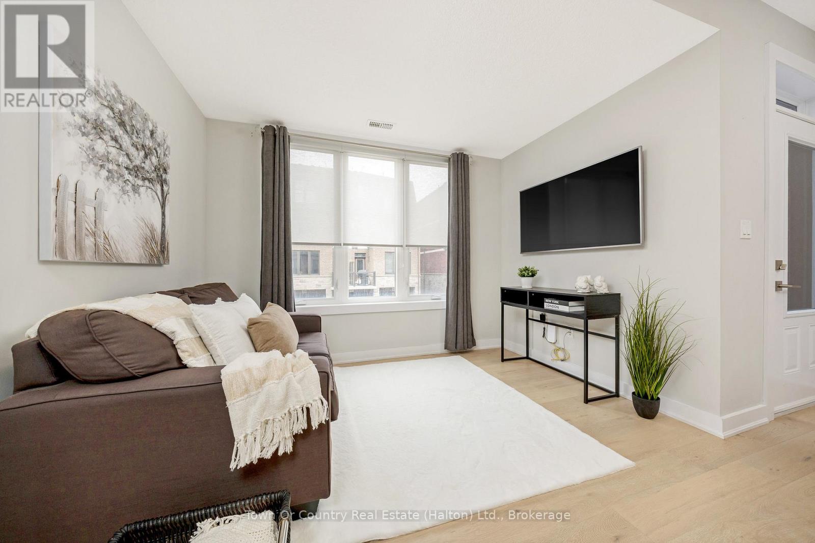 142 - 445 ONTARIO STREET S