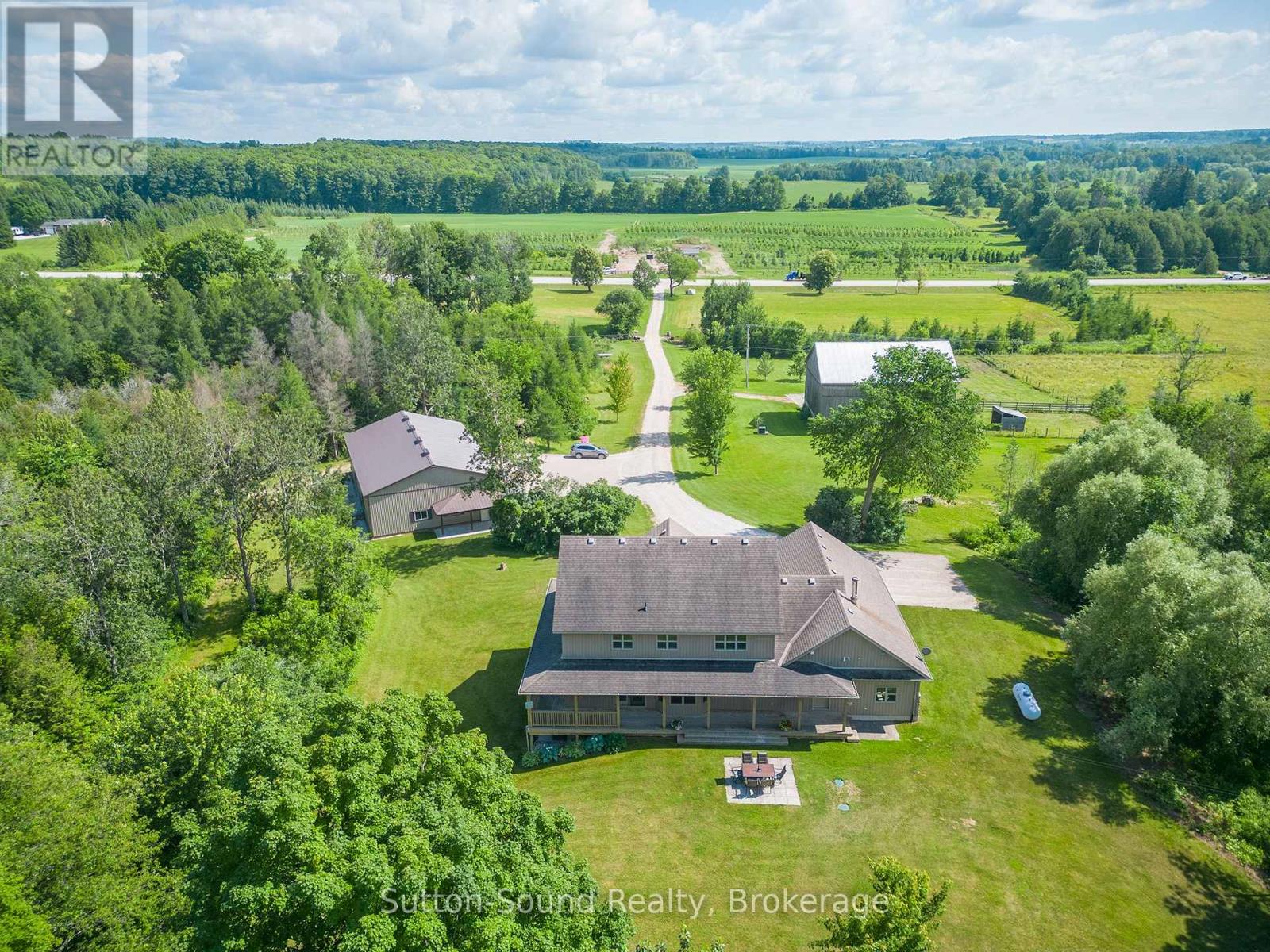 802677 GREY 40 ROAD