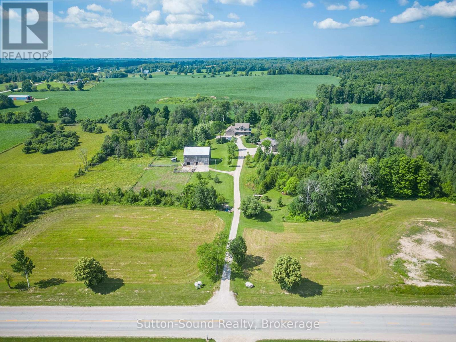 802677 GREY 40 ROAD