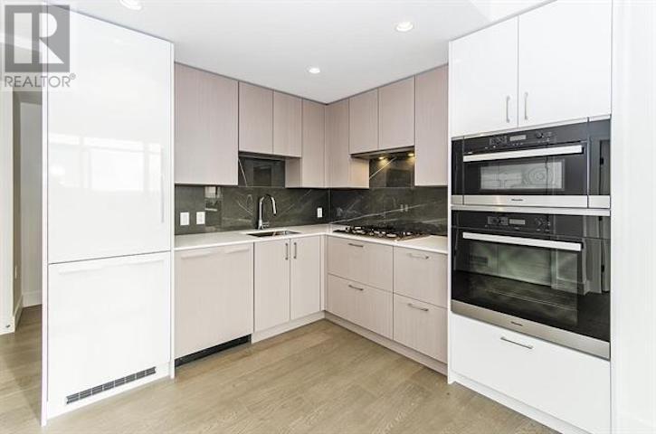 804 1675 LIONS GATE LANE