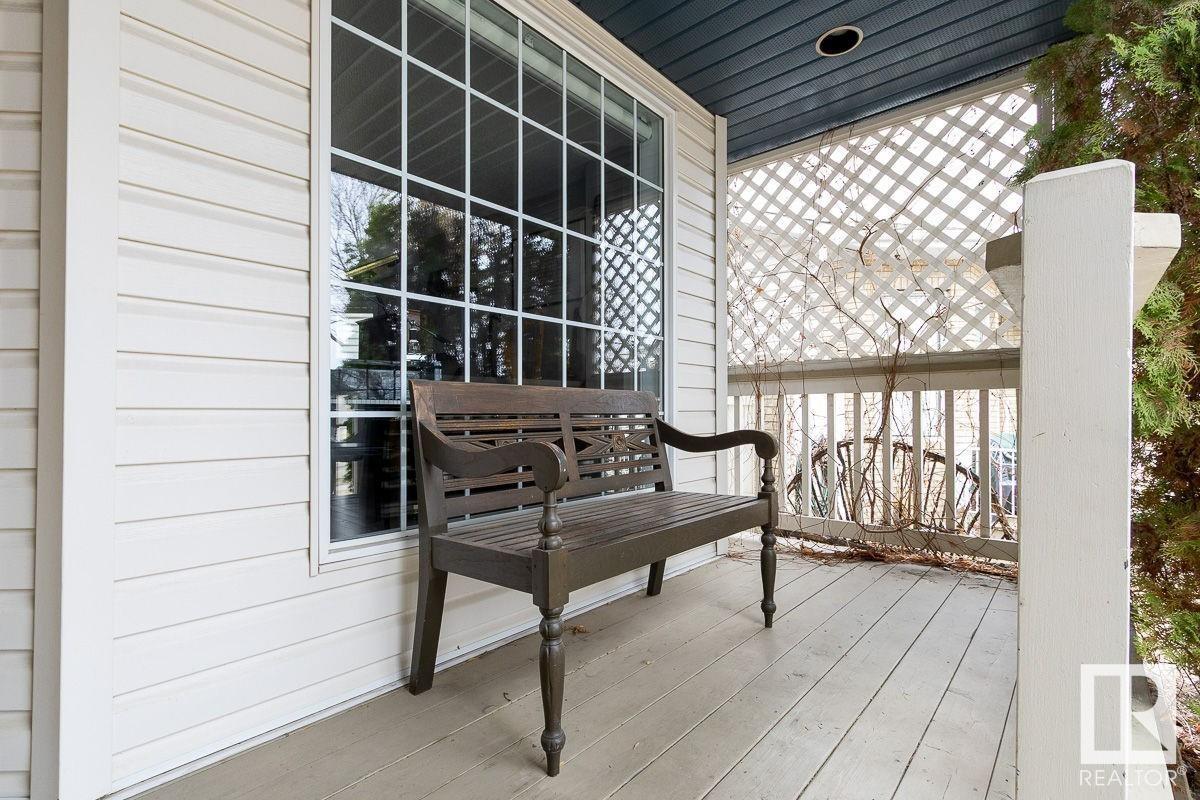 30 OAKRIDGE DR N