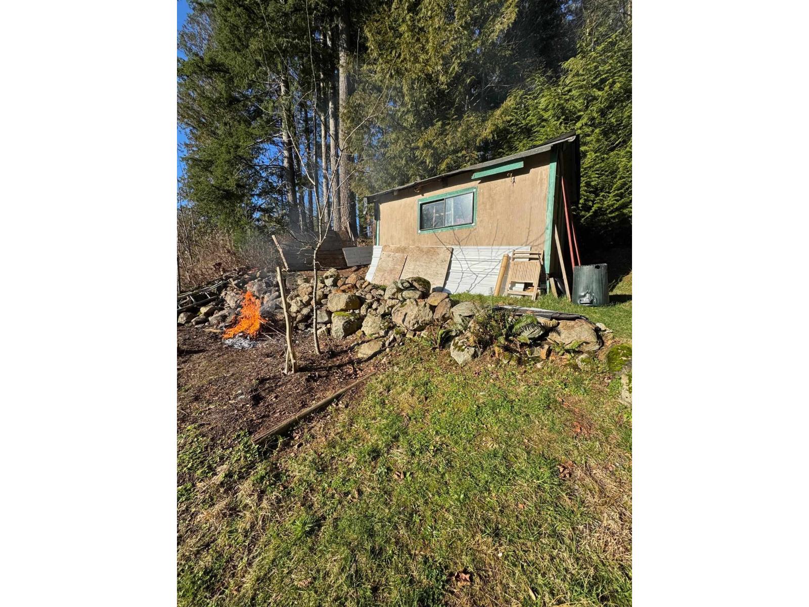 2391 LOUGHEED HIGHWAY|Mt Woodside