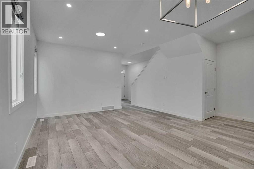 26 Amblehurst Path NW