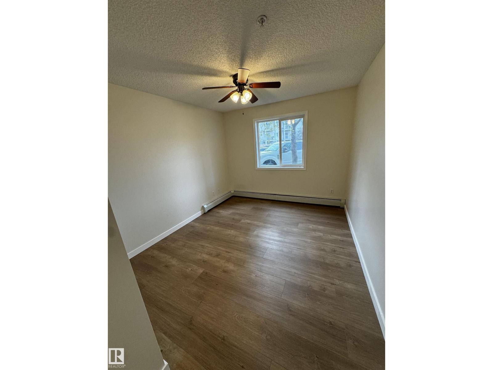 #136 16221 95 ST NW
