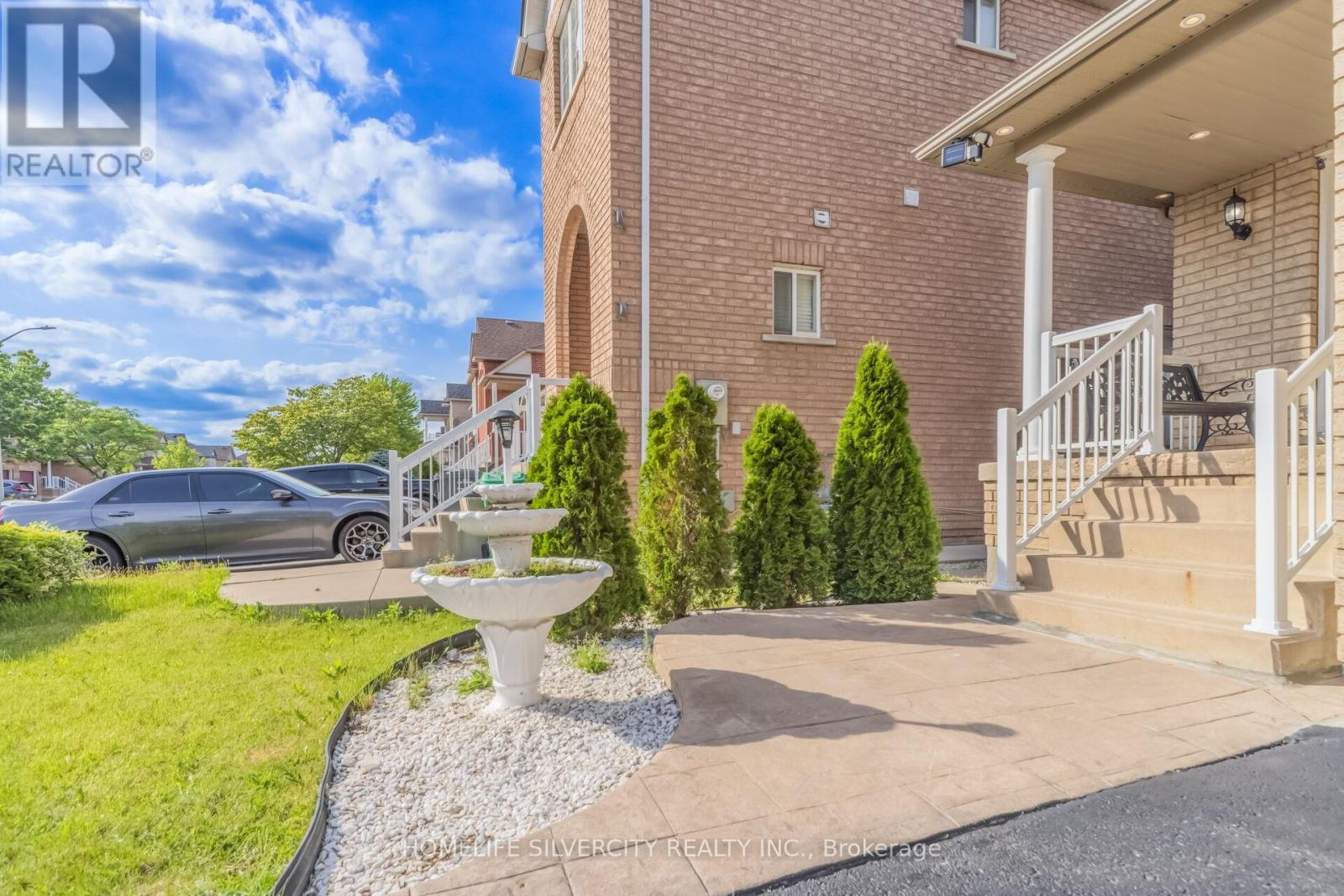15 NEWARK WAY