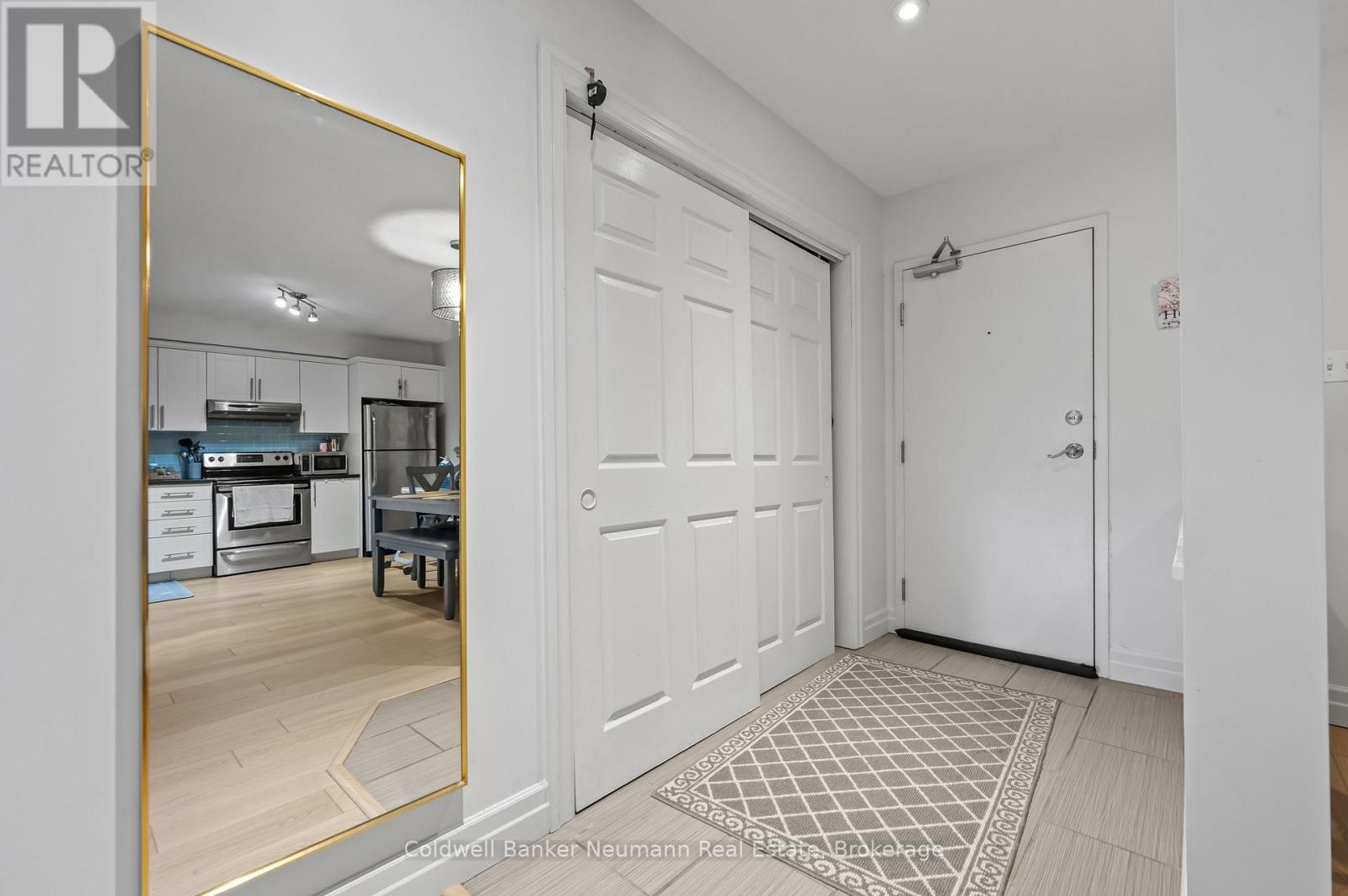 101 - 1522 KING STREET E
