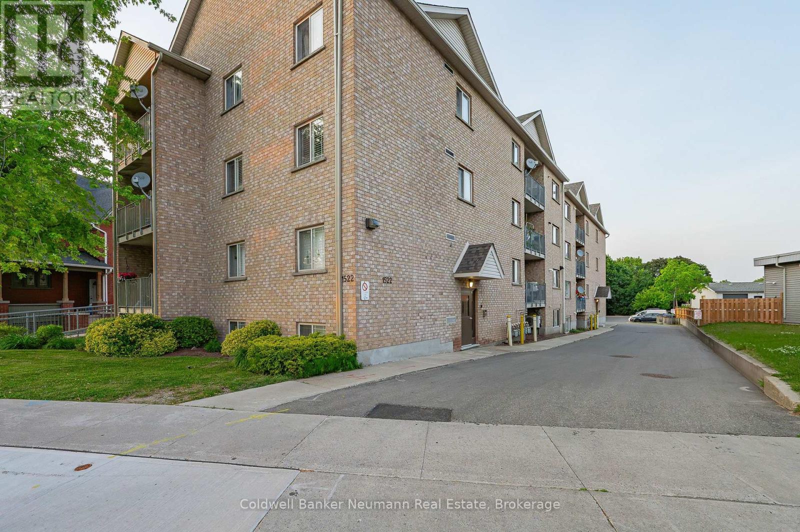 101 - 1522 KING STREET E