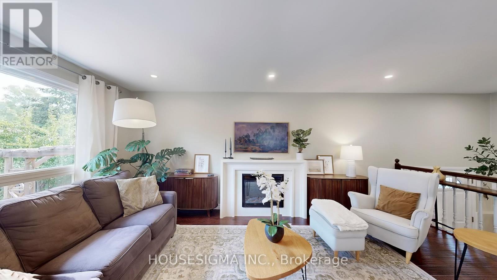 641 GLEN MOOR CRESCENT