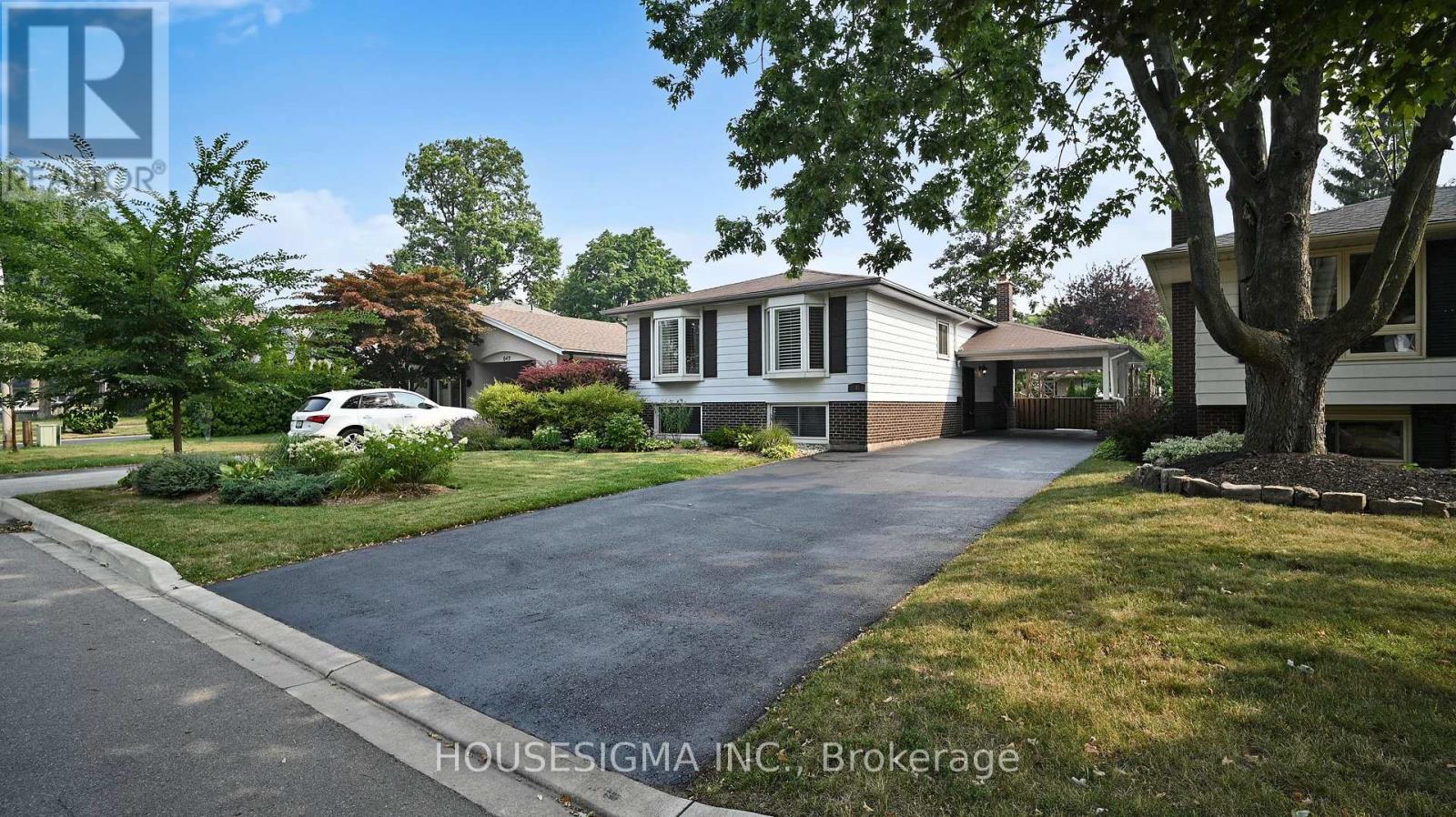 641 GLEN MOOR CRESCENT