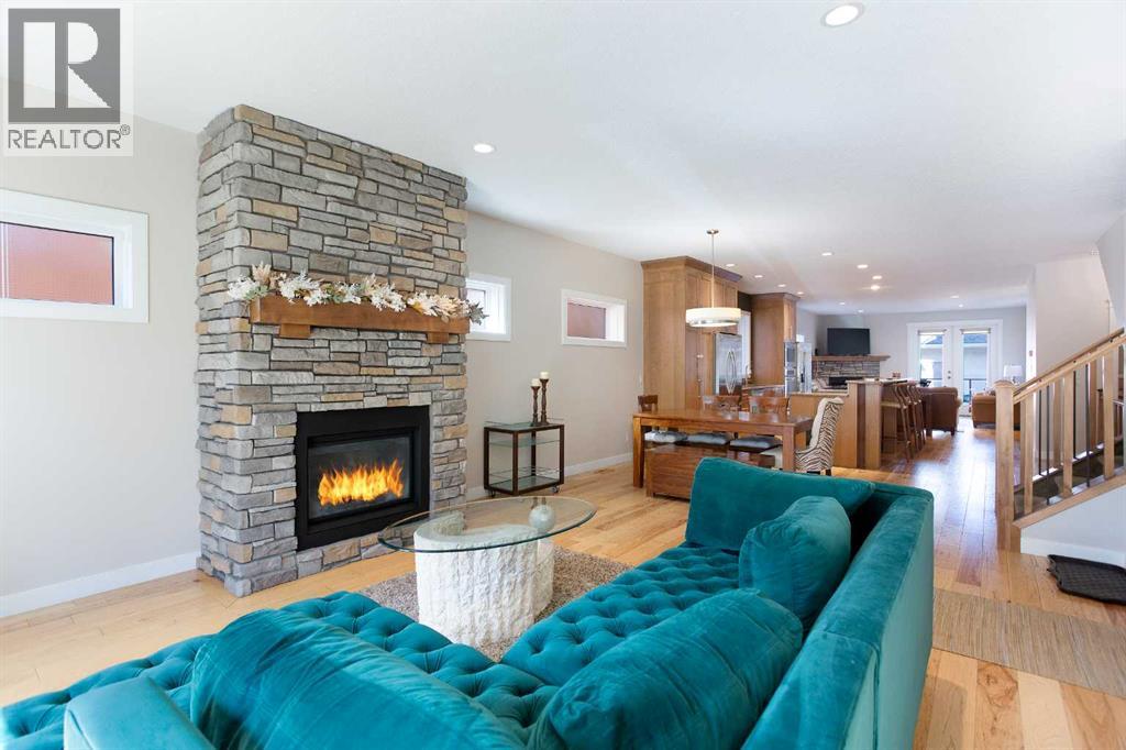 102, 814 Memorial Drive NW