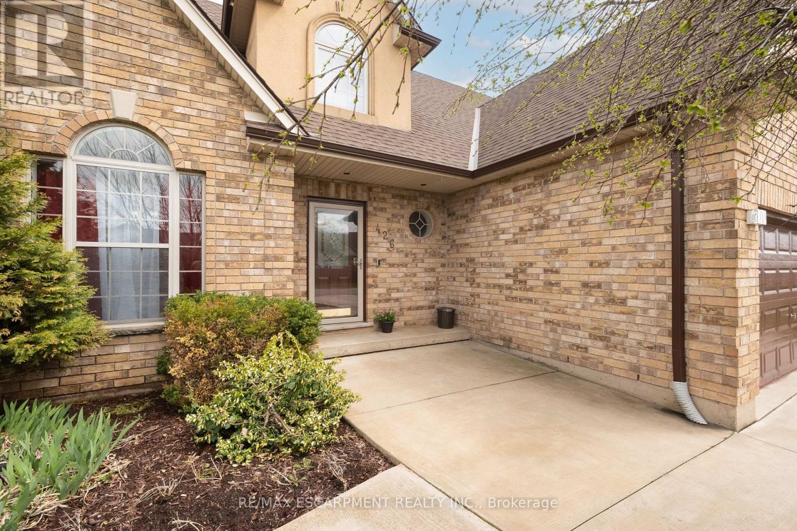 426 BARRINGTON COURT