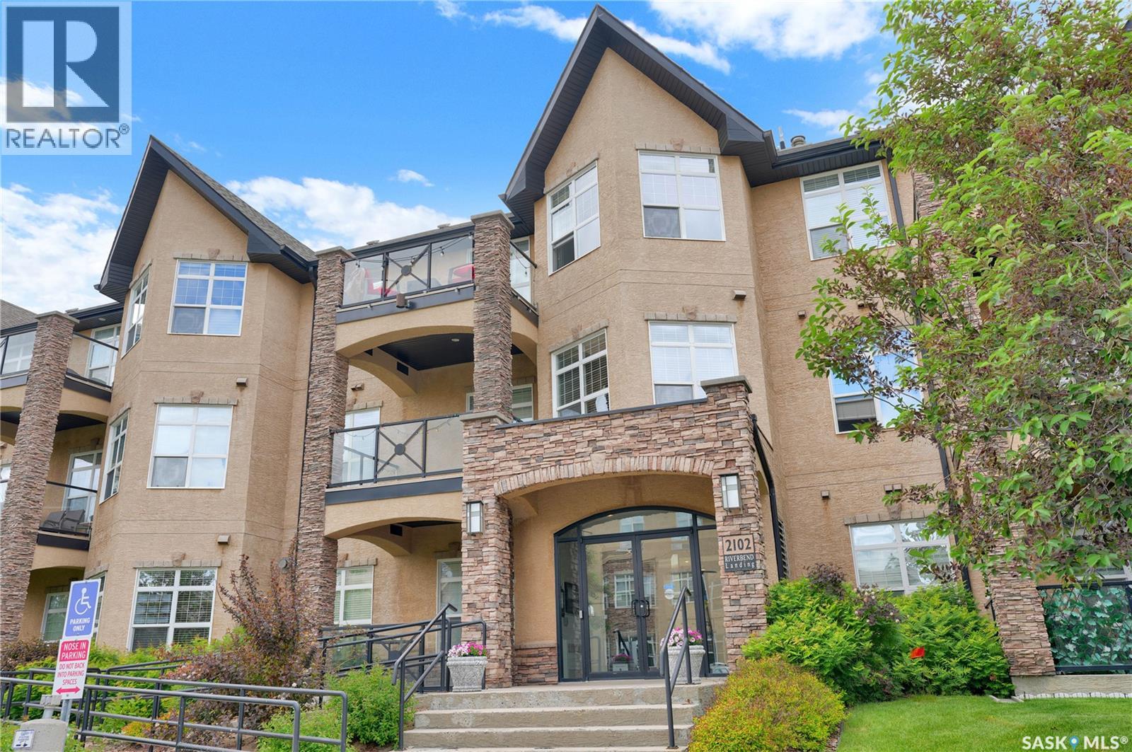 311 2102 Heseltine ROAD