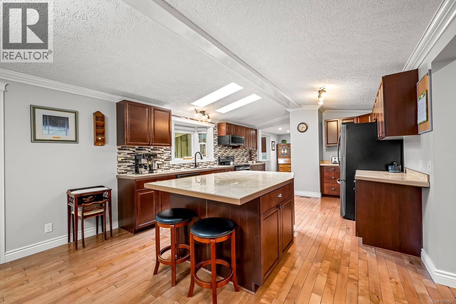 1941 Burdyny Rd