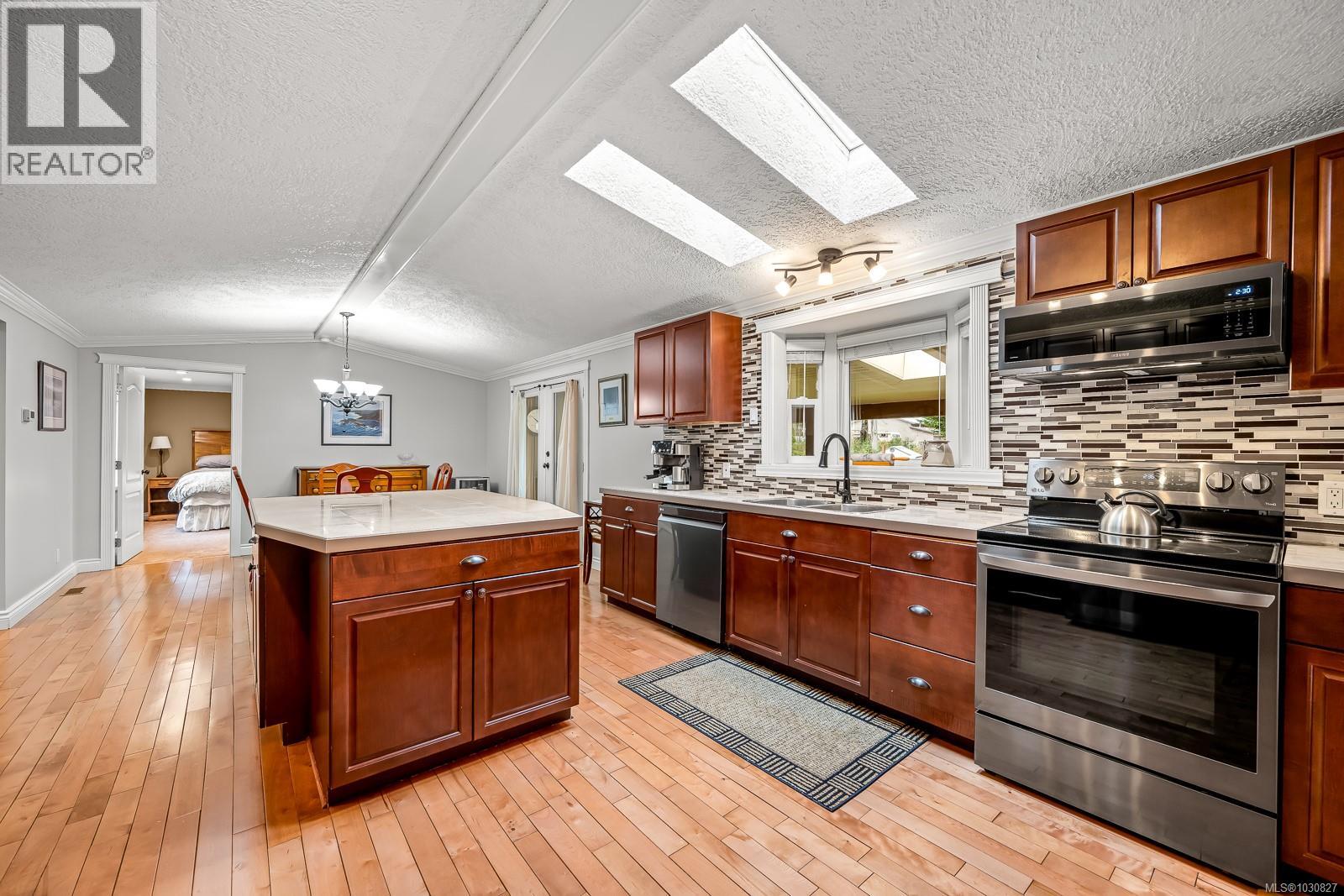 1941 Burdyny Rd