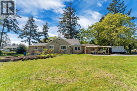753 Sayward Rd Saanich BC V8Y1R3