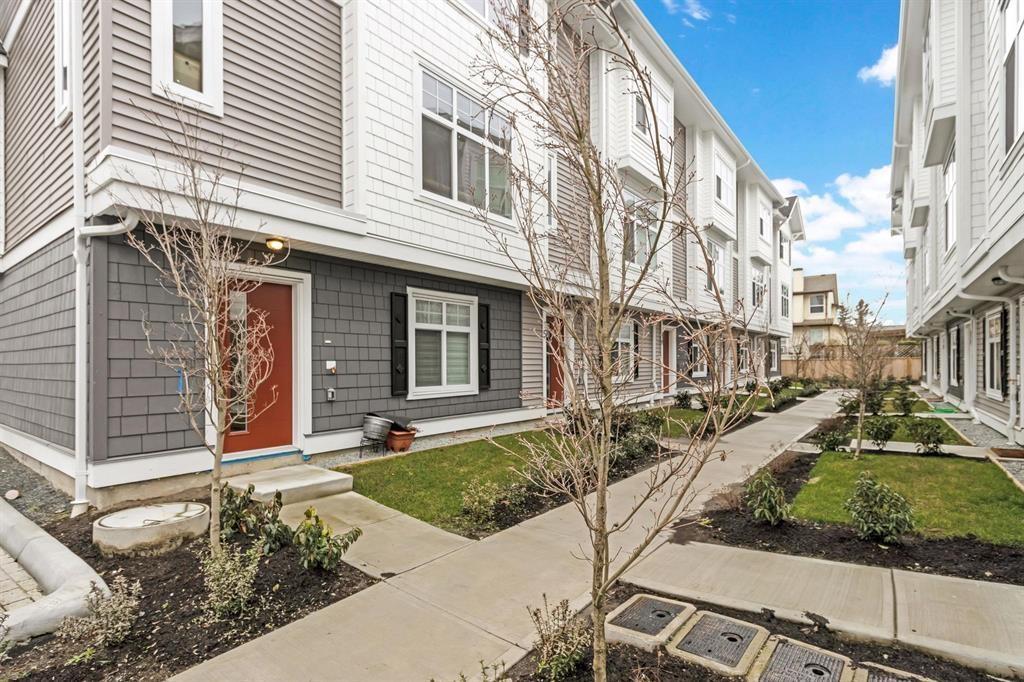 11 2033 MCKENZIE ROAD