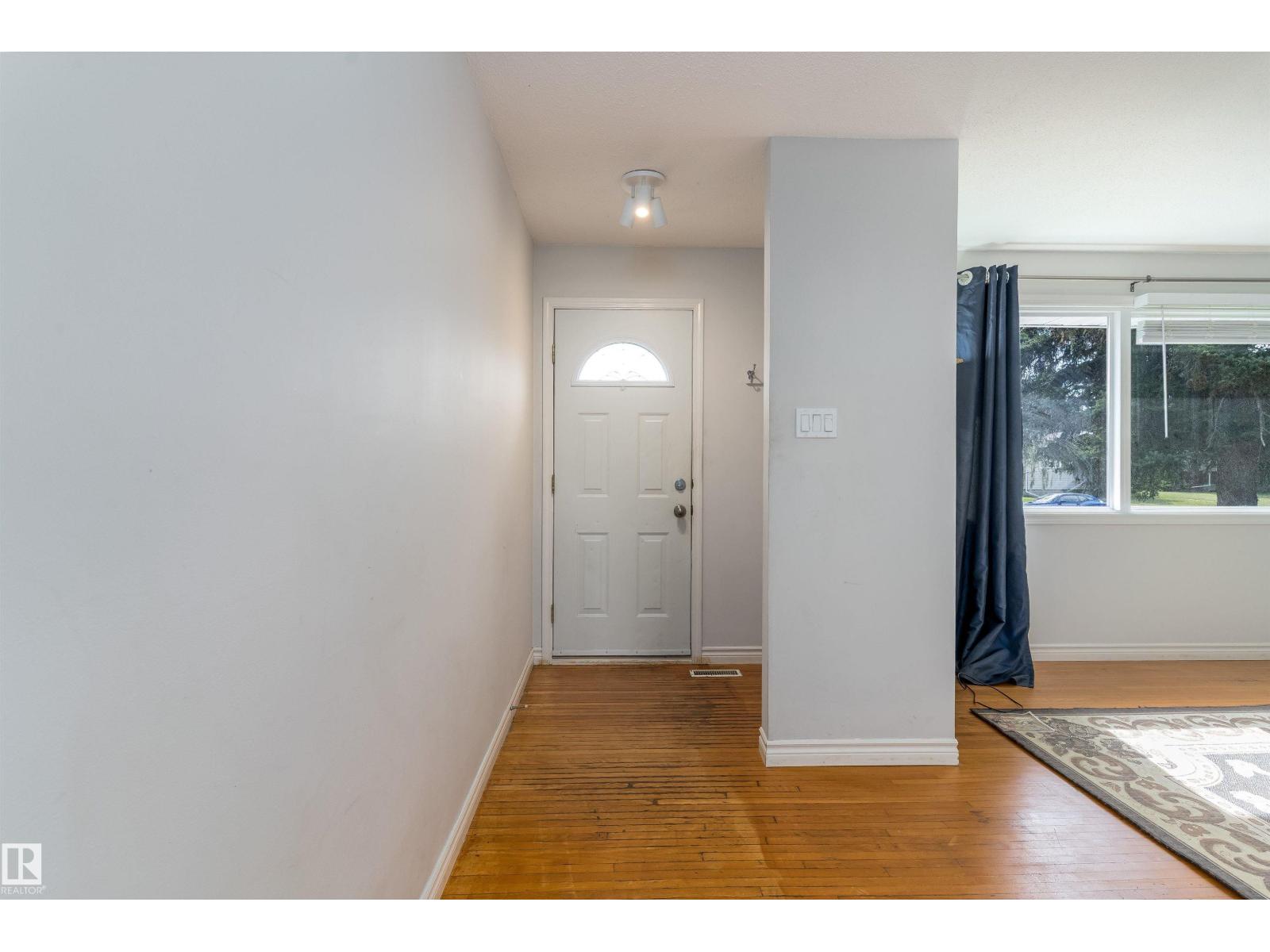 10762 164 ST NW
