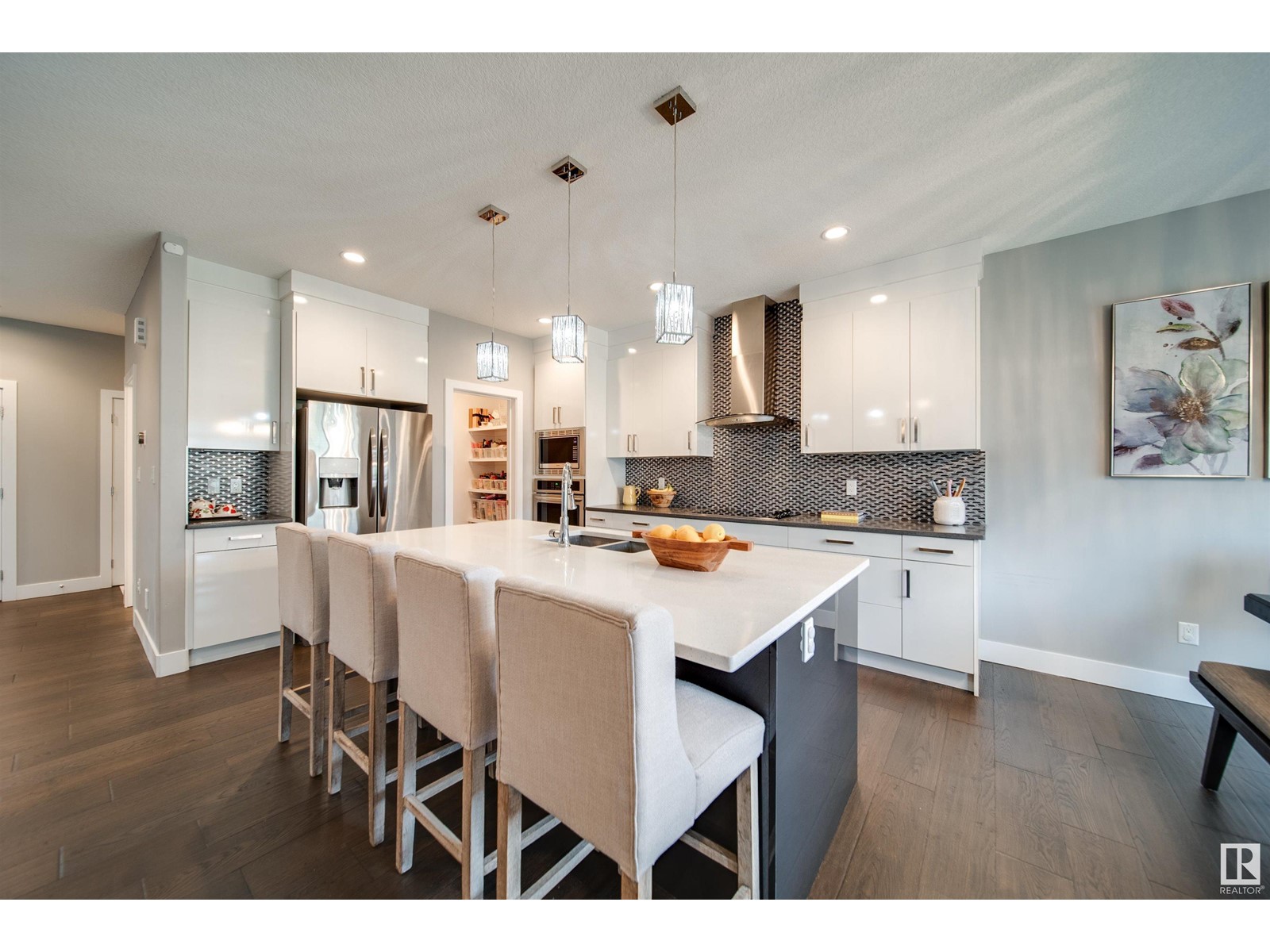 1216 152 AV NW