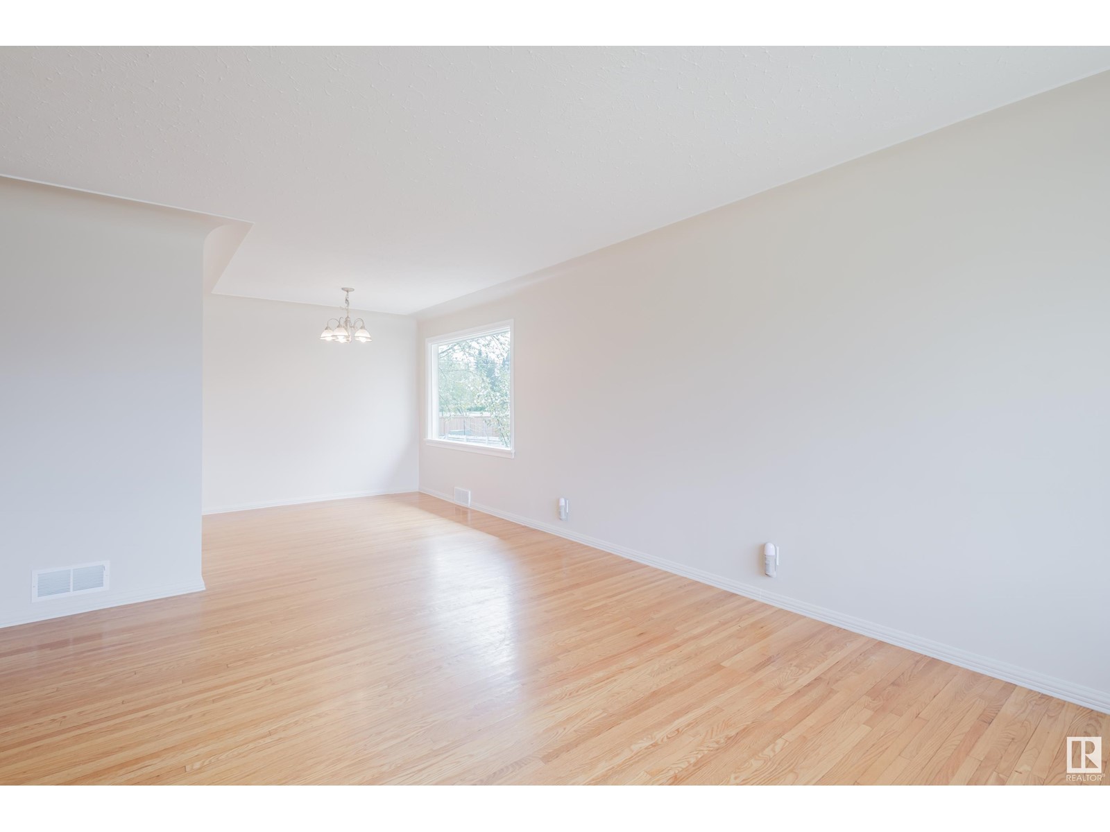 11611 111A AV NW