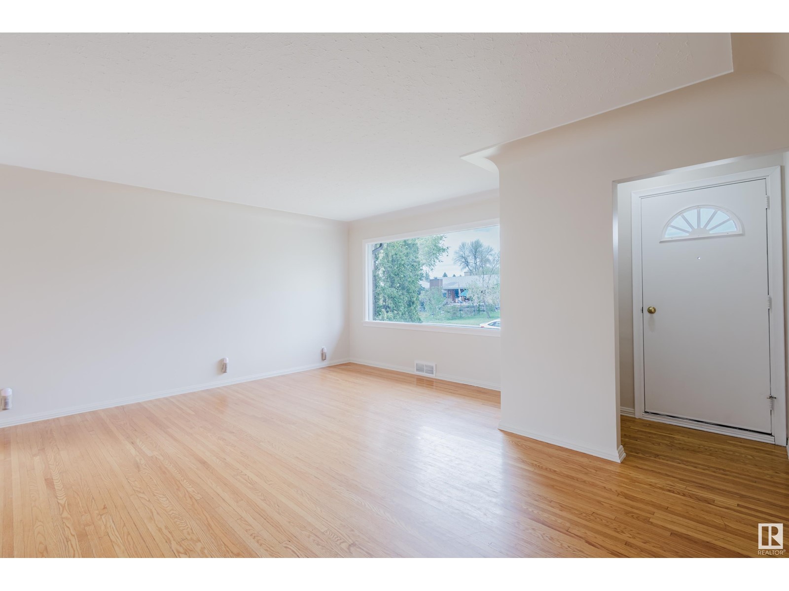 11611 111A AV NW