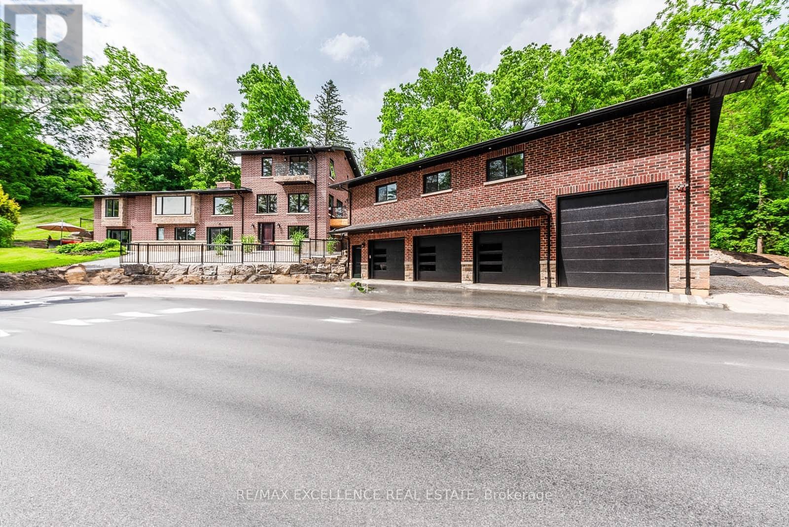 8949 MISSISSAUGA ROAD