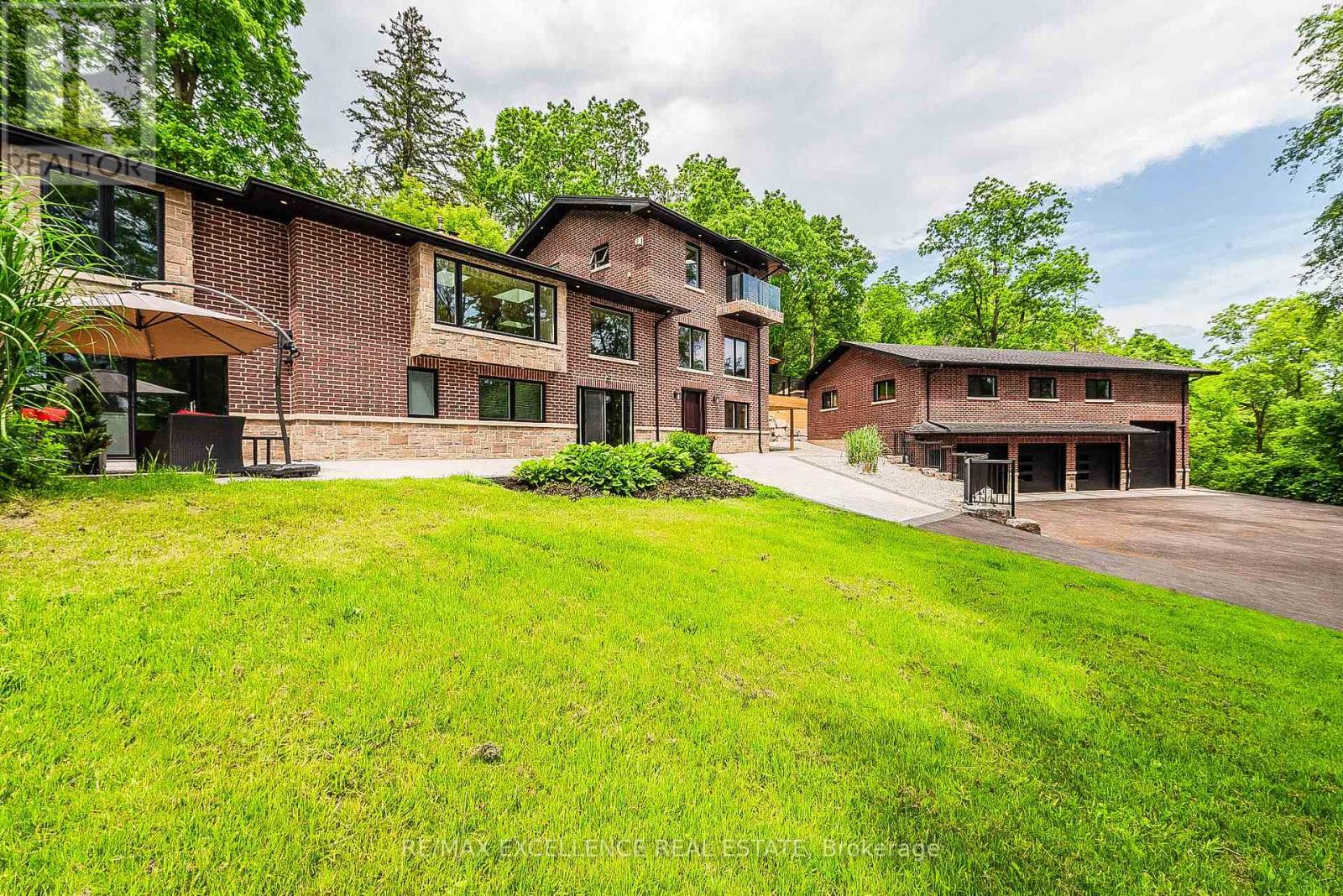 8949 MISSISSAUGA ROAD