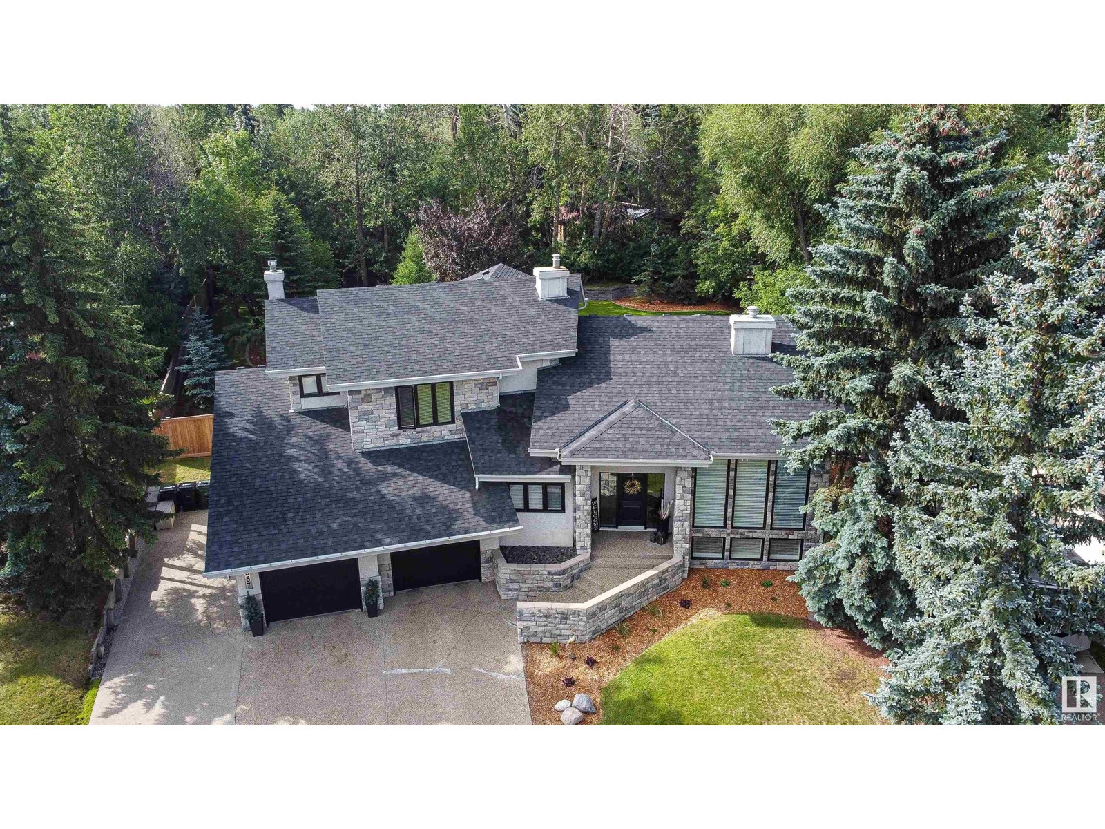 557 ESTATE DR