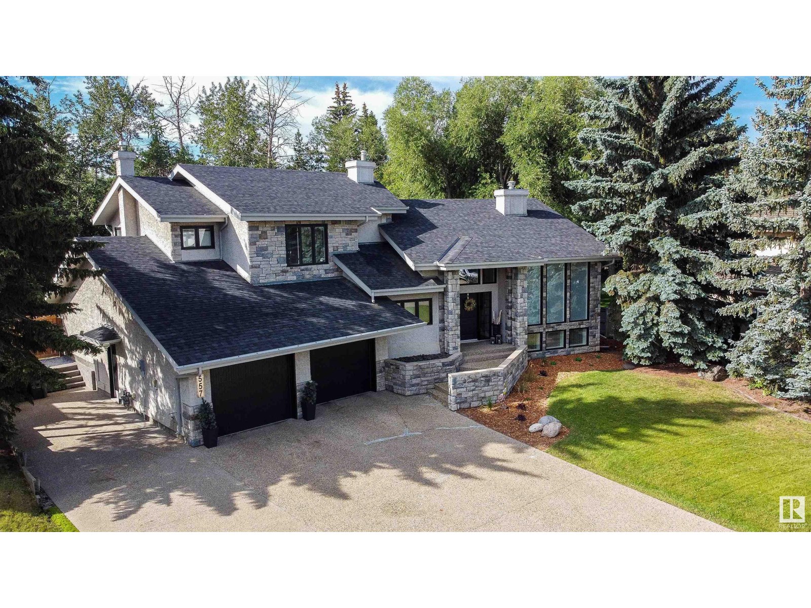 557 ESTATE DR