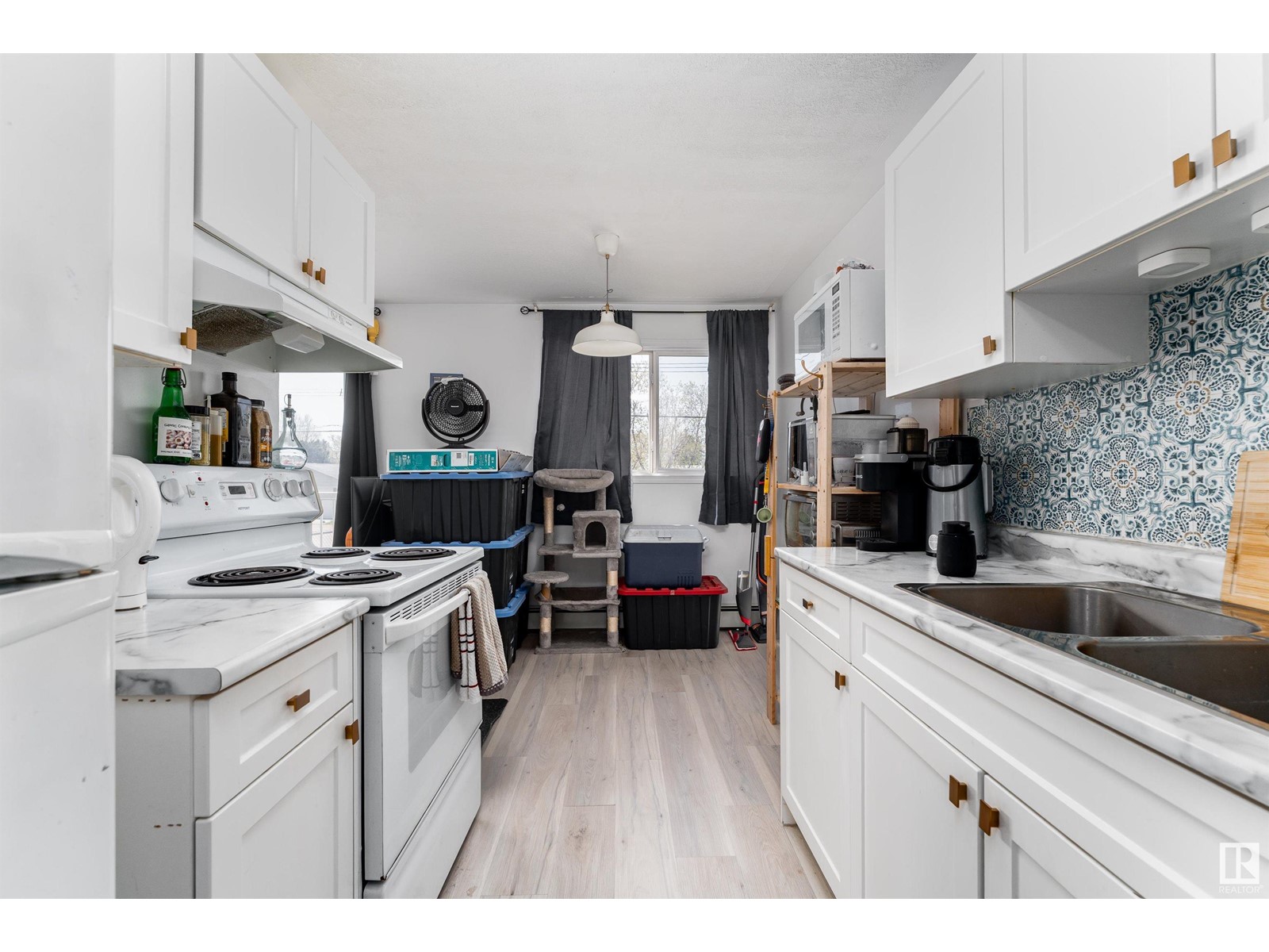 #203 8930 149 ST NW