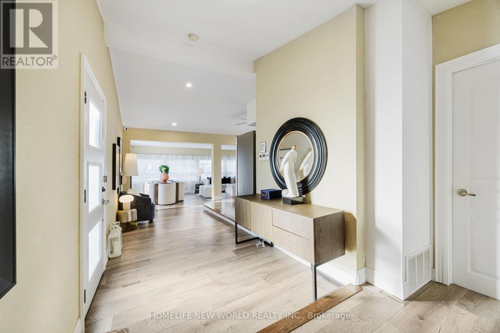 8&12 MAC AVENUE