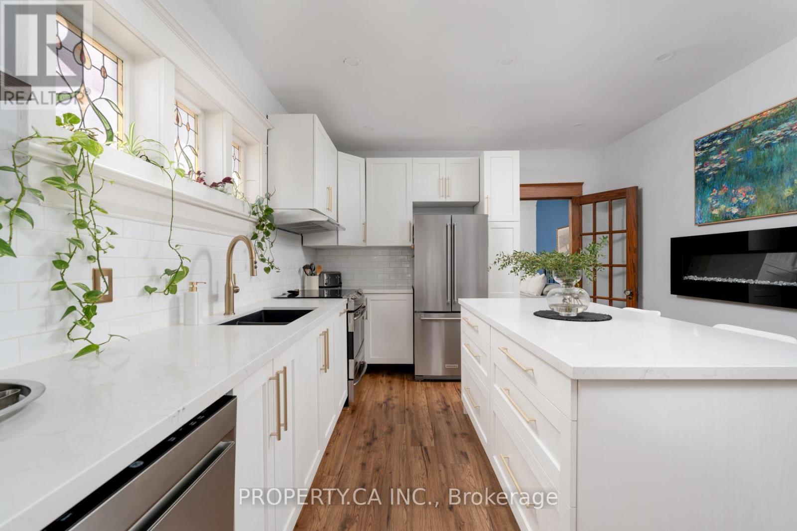 9 FAIRVIEW AVENUE