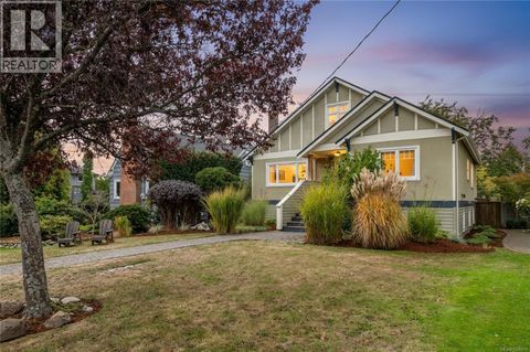 2709 Burdick Ave Oak Bay BC V8R3L8