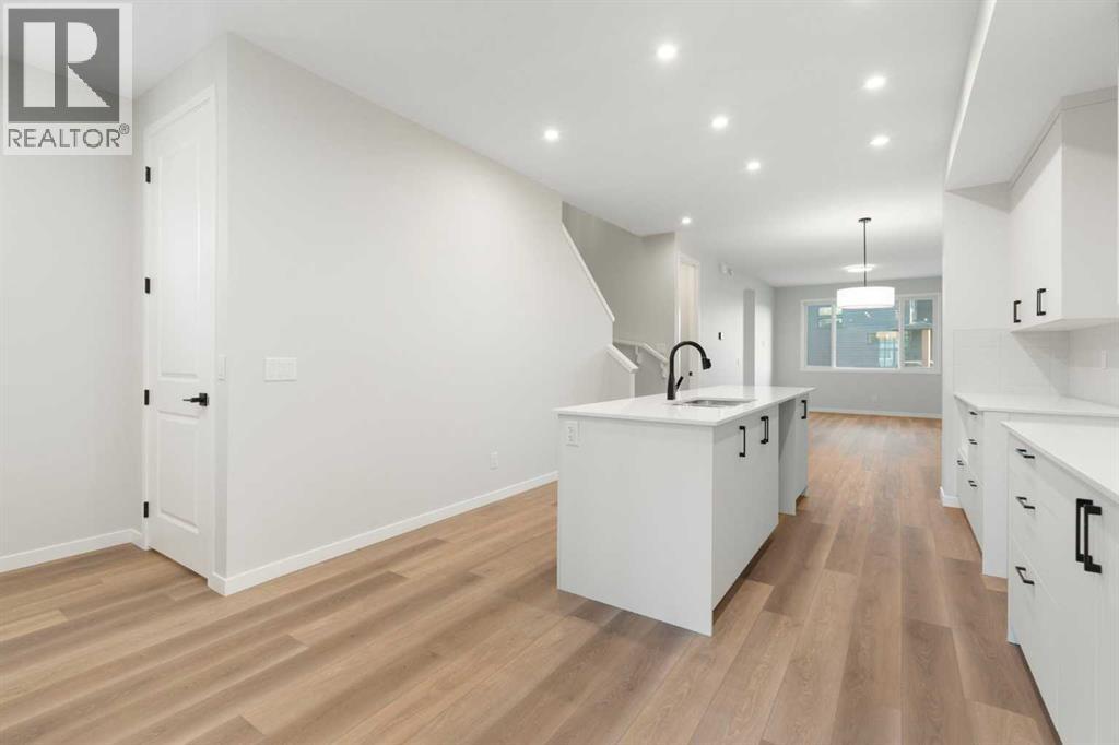 552 Rowmont Boulevard NW