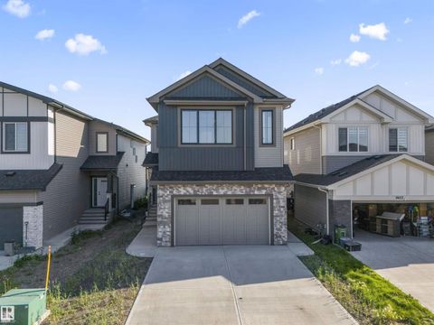 9451 PEAR CRESCENT SW Edmonton AB T6X2Z5