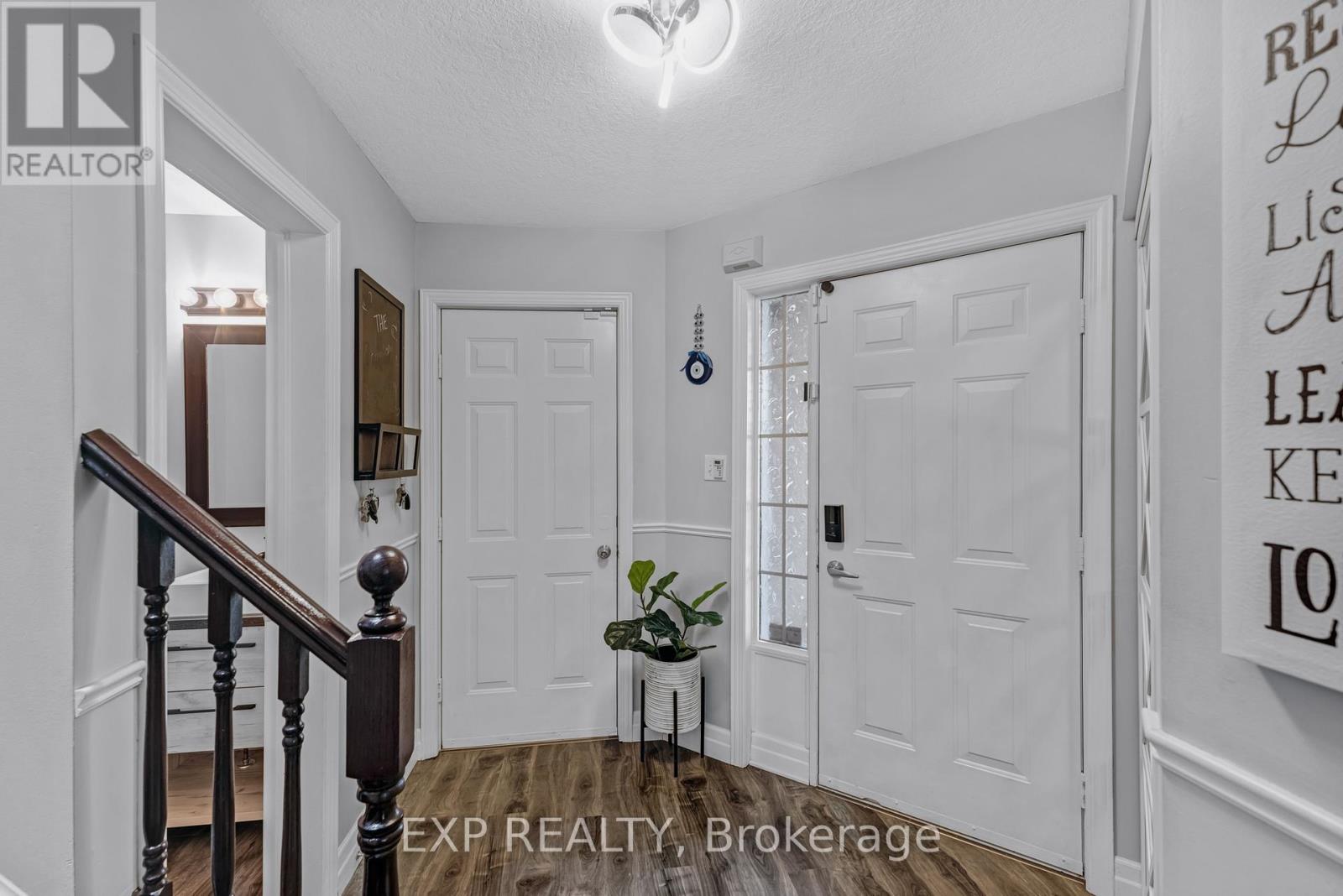 175 HOLLYRIDGE CRESCENT