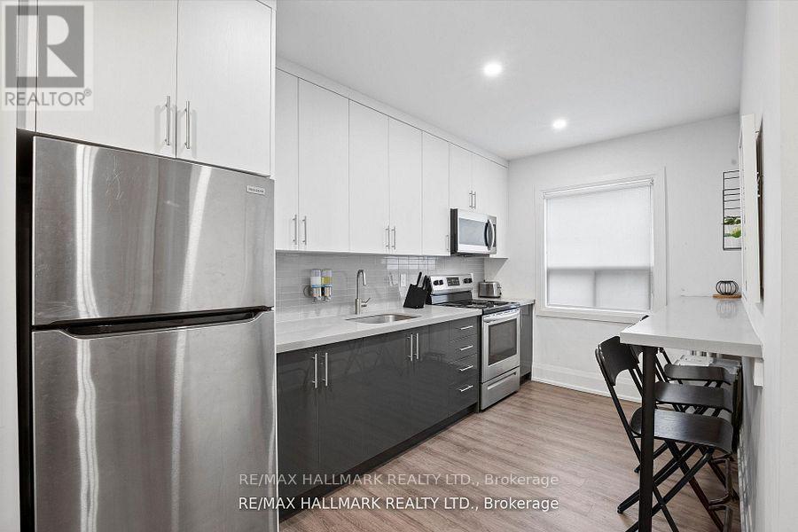 12 - 595 ST CLAIR AVENUE W