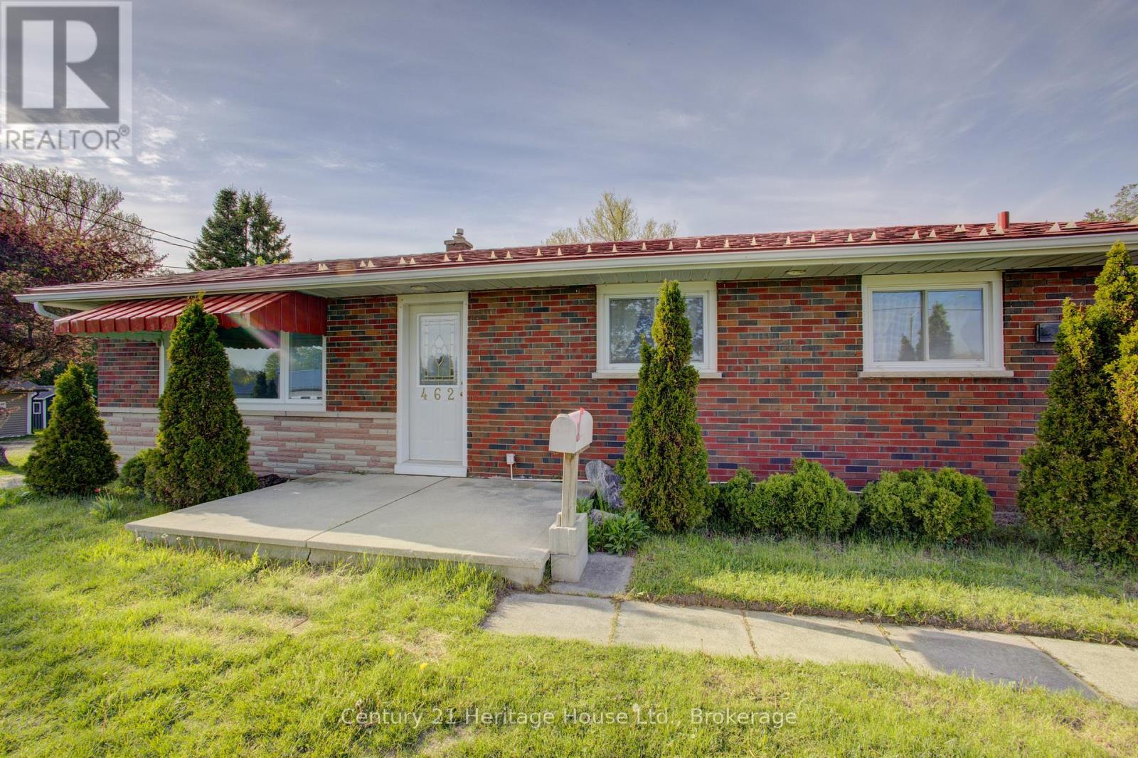 462 DURHAM ROAD W