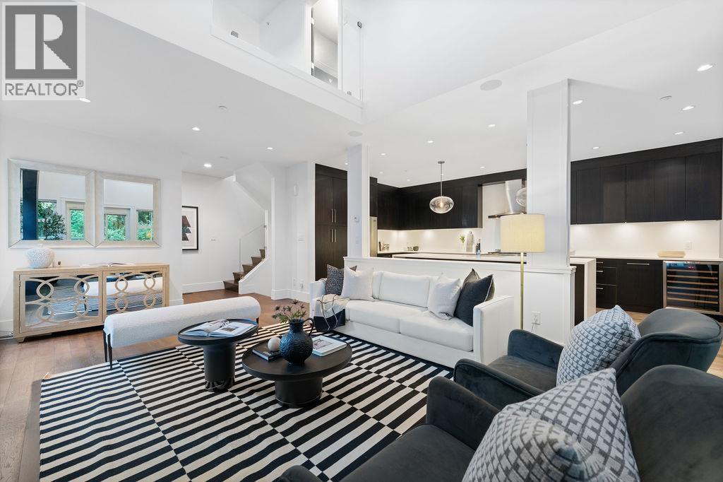 3761 EDGEMONT BOULEVARD