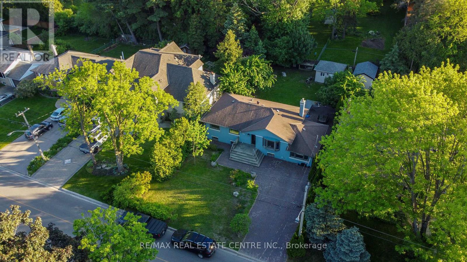 2450 EDENHURST DRIVE