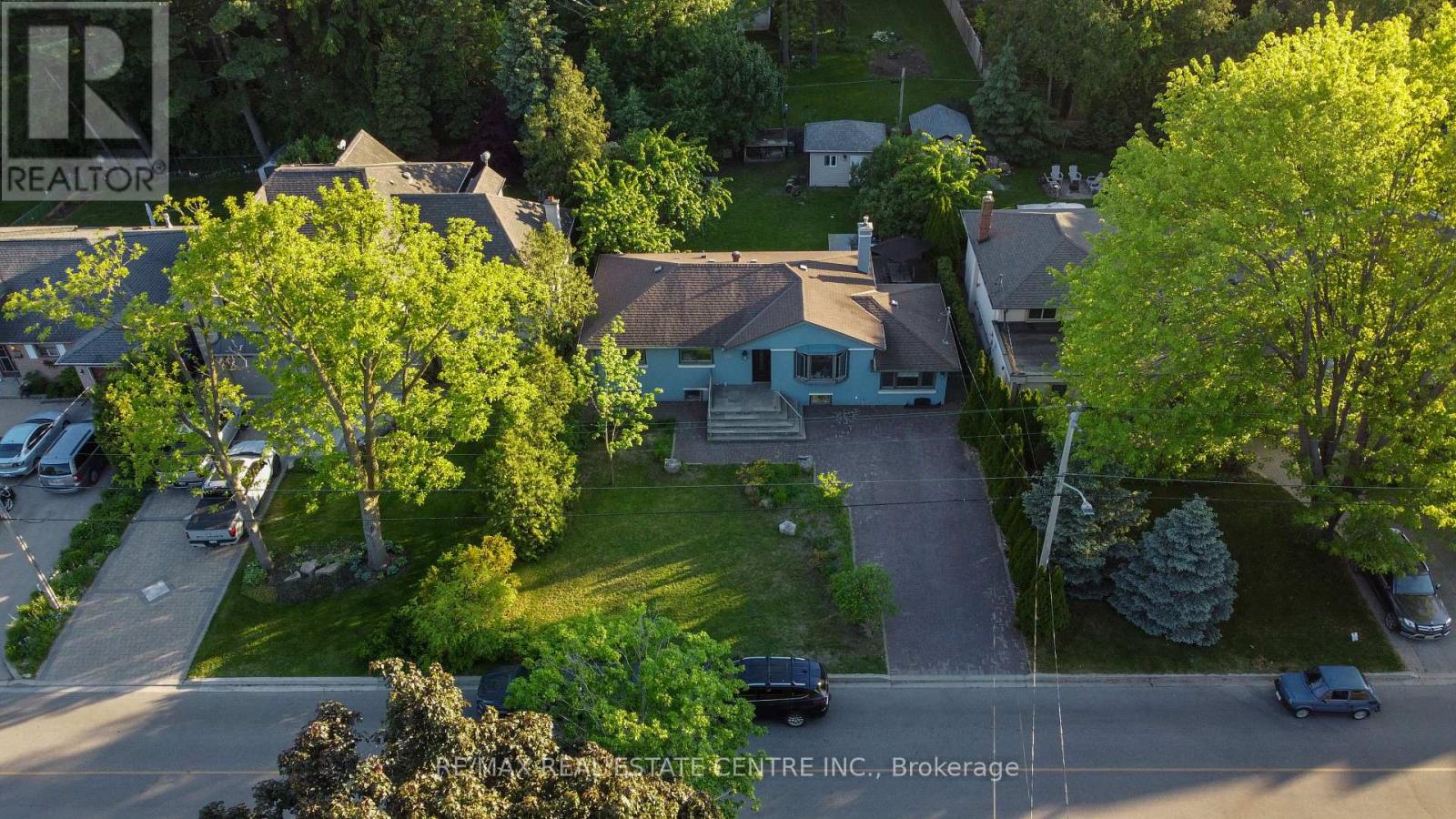 2450 EDENHURST DRIVE