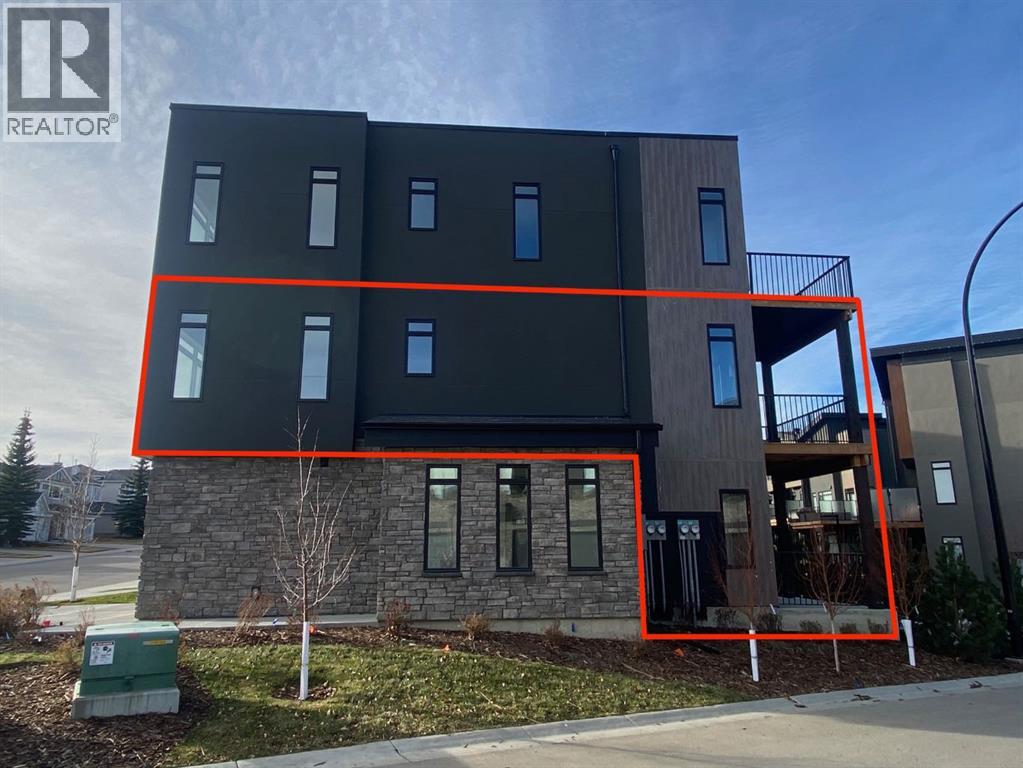 261 Royal Elm Road NW