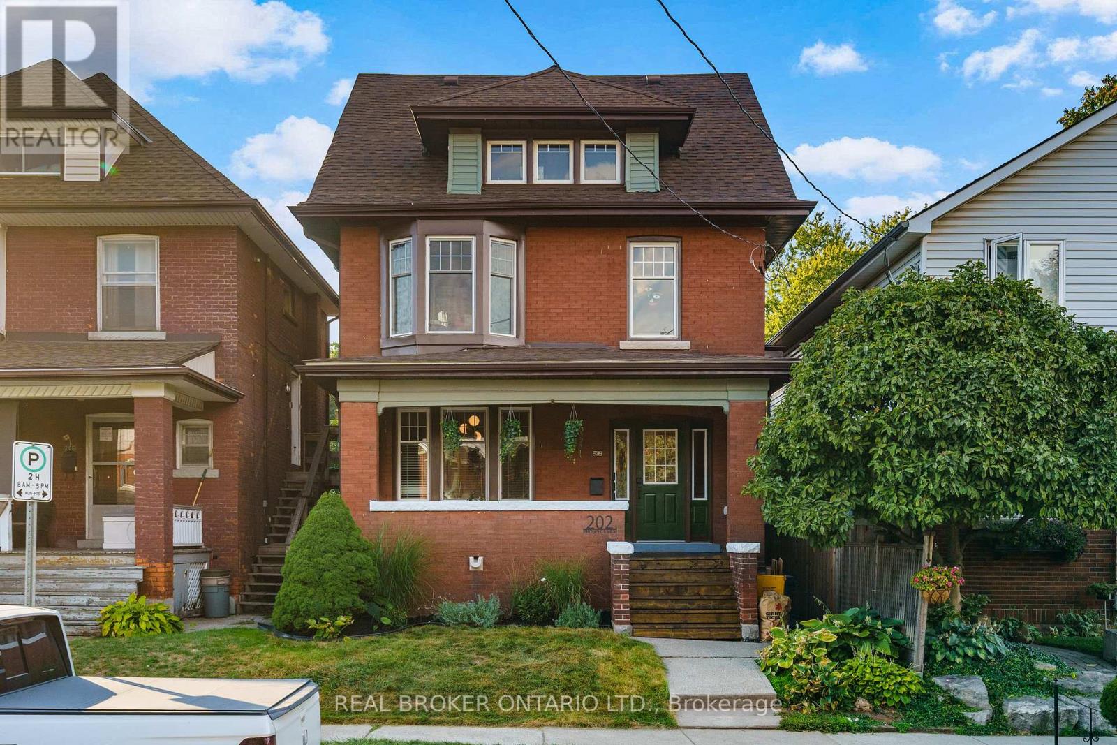 202 PROSPECT STREET S