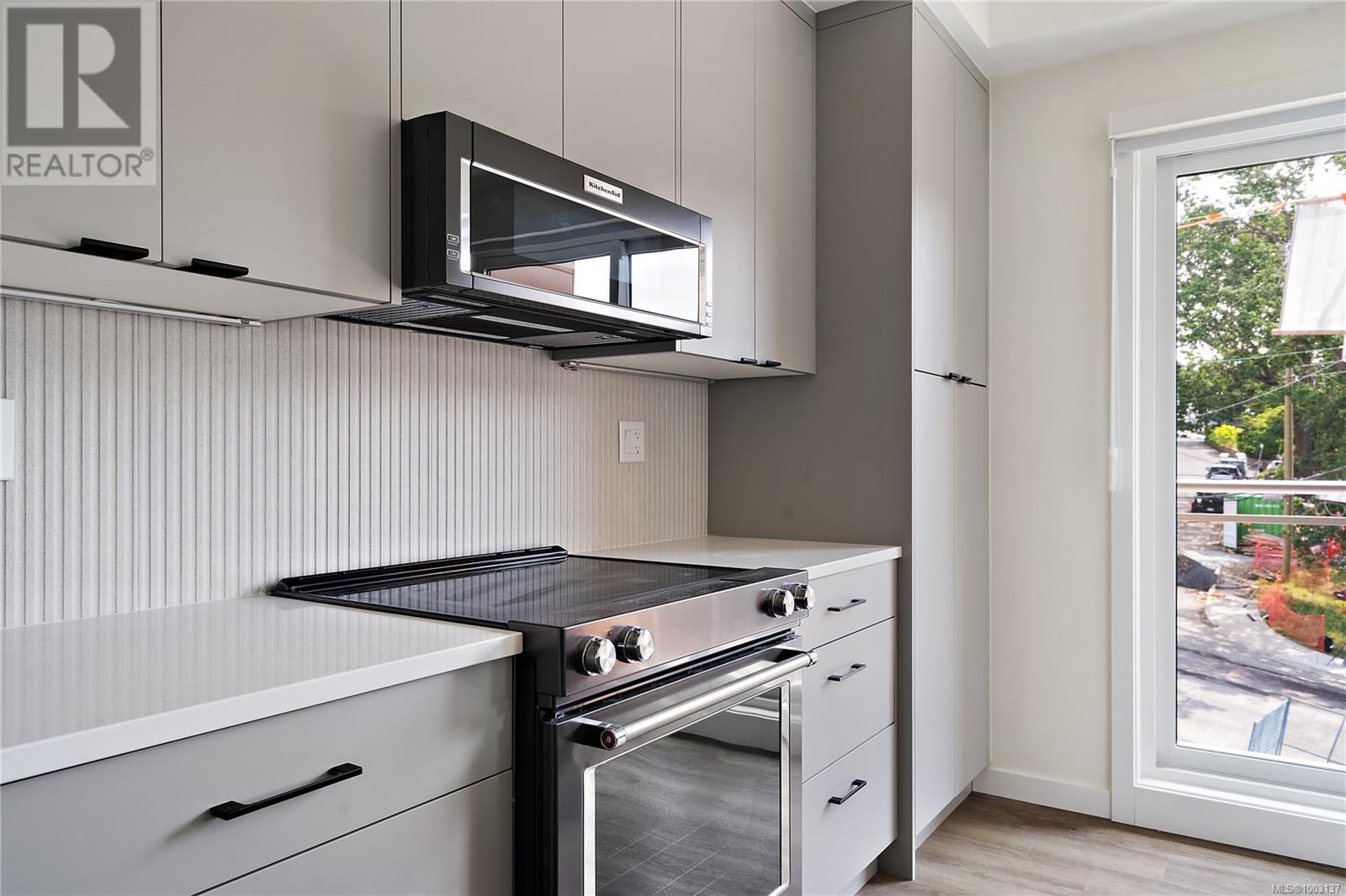 B507 1102 Esquimalt Rd