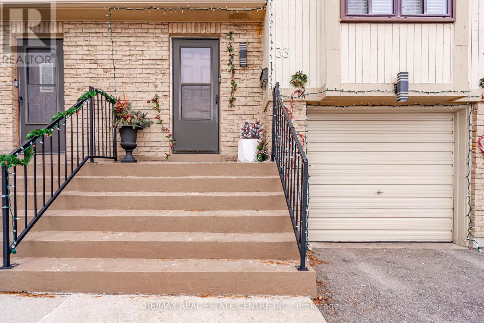 33 - 33 GUILDFORD CRESCENT